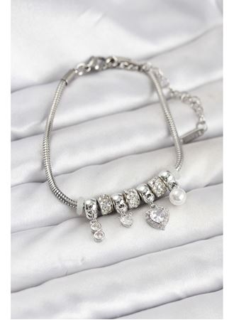 Pirinç Gümüş Renk Kalp Charmlı Kadın Bileklik