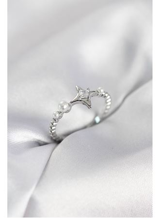 Minimal Kutup Yıldızı Model Zirkon Taşlı Gümüş Renk Kadın Yüzük