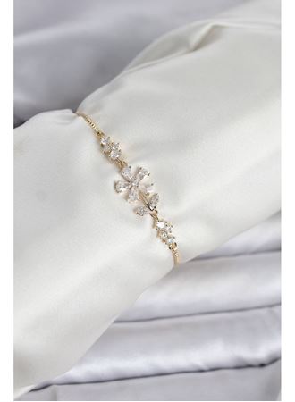 Gold Renk Zirkon Taşlı Papatya Model Asansörlü Kadın Bileklik