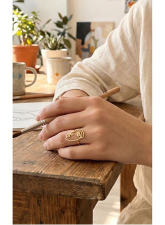 Pirinç Gold Renk Picasso Tarzı Tek Çizgi Yüz Model Kadın Yüzük