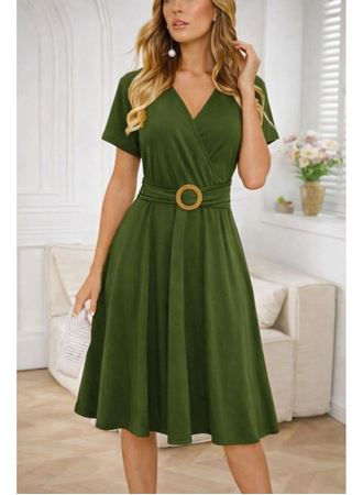 Kadın Kısa Kollu Kruvaze Yakalı önden Toka Detaylı Kısa Viskon Elbise