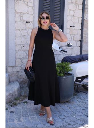 Kadın Omuzlardan Açık Arkadan Toka Detaylı Yırtmaçlı Uzun Viskon Elbise