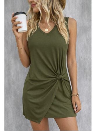 Kadın Askılı V Yakalı Yandan Asimetrik Detaylı Kısa Viskon Elbise