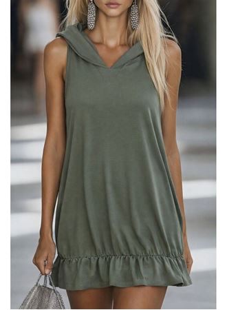 Kadın Kapüşonlu Omuzlardan Açık Eteği Fırfırlı Kısa Modal Elbise