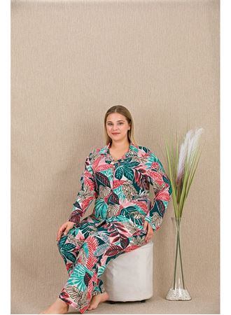 Büyük Beden Renkli Yaprak Desenli Düğmeli Uzun Kol Viskon Pijama Takımı