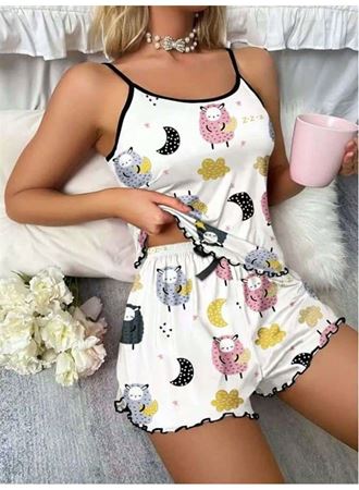 Beyaz Üstüne Desenli İnce Askılı Şortlu Pijama Takımı