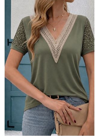 Kadın Kısa Kollu V Yakalı Dantel Detaylı Viskon Bluz