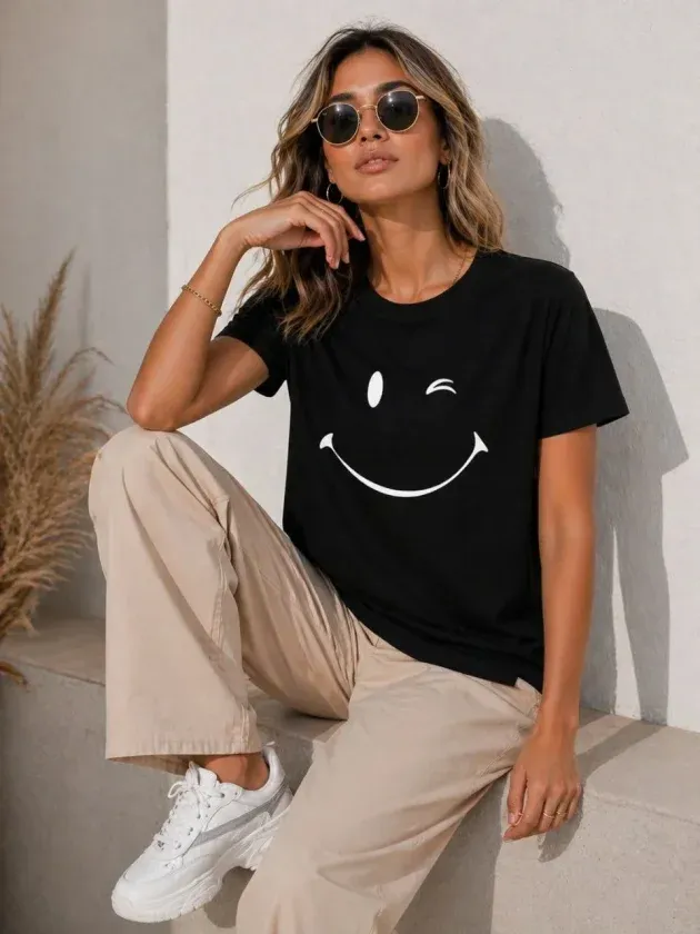 Minimal Gülümseyen Yüz Baskılı Tişört Kısa Kol Yazlık T-Shirt - Siyah