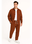 Erkek Kadife Oversize Takım – Gömlek Ve Pantolon İkili Set Füme Corduroy Şıklığı, Rahat Ve Zarif Duruş Yumuşak Dokulu Kadife Kumaş, Düğmeli Gömlek Üst Ve Lastikli Pantolon Alt Parça Ile Gün Boyu Konfor- Kiremit