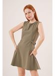 Yanları Zincir Detaylı Sıfır Kol Haki Mini Elbise