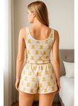 Beyaz Üstüne Ayıcık Desenli Askılı Şortlu Pijama Takımı