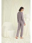 Yakası Kolu ve Omzu Dantelli Boydan Düğmeli Pijama Takımı