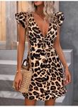 Kadın Kısa Kollu Derin Göğüs V Dekolteli önden Düğmeli Leopar Desenli Kısa Süprem Elbise