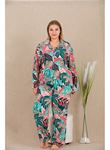 Büyük Beden Renkli Yaprak Desenli Düğmeli Uzun Kol Viskon Pijama Takımı