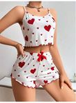 Pamuklu Beyaz Üstüne Kırmızı Kalp Desenli Askılı Şortlu Pijama Takımı