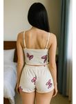 Beyaz Üstüne Kelebek Desenli Askılı Şortlu Pijama Takımı